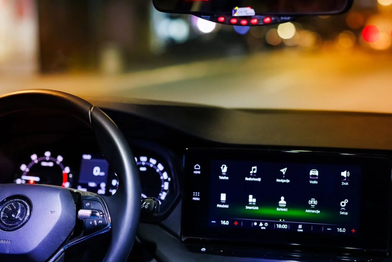 Moderna oprema i infotainment sistem u vozilu Zrnce Taxi